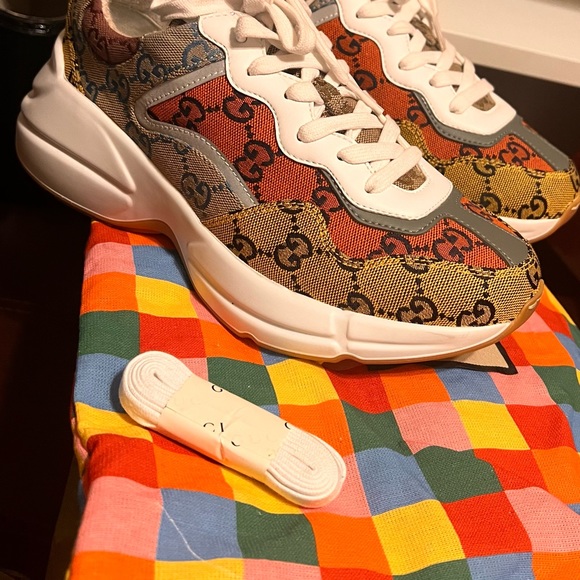 Worn a few times, size 37.5, still in good condition. - Picture 4 of 5